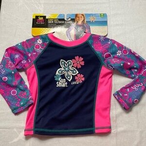 Sun Smart Beach Gear Swim Tee/Rash Guard size M (2-4 years). (BC)